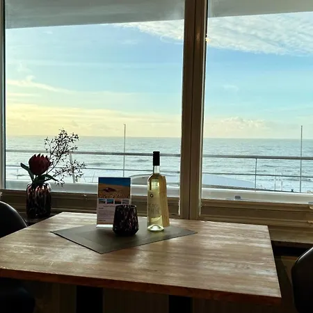 1-27, Seeseite, Haus Metropol, 1 Etage *